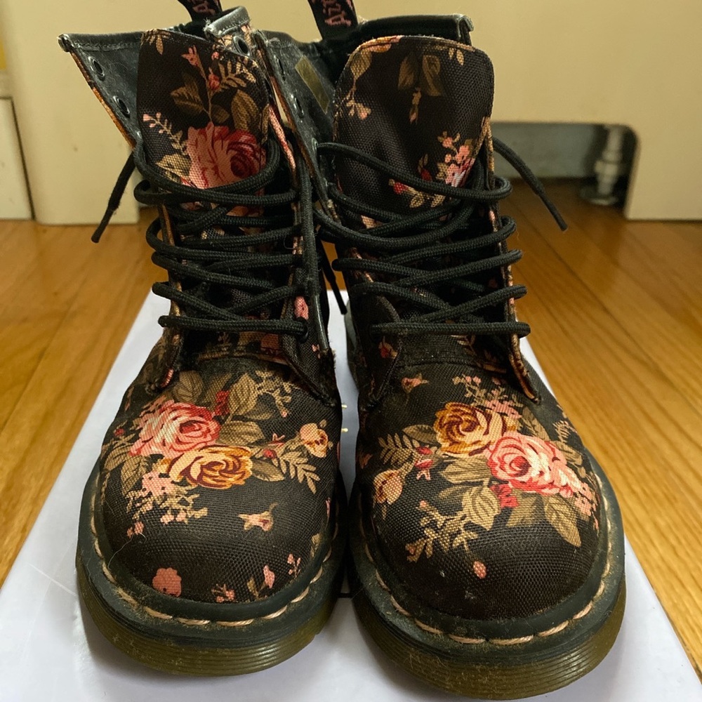 1490 Victorian floral canvas Dr. Martens